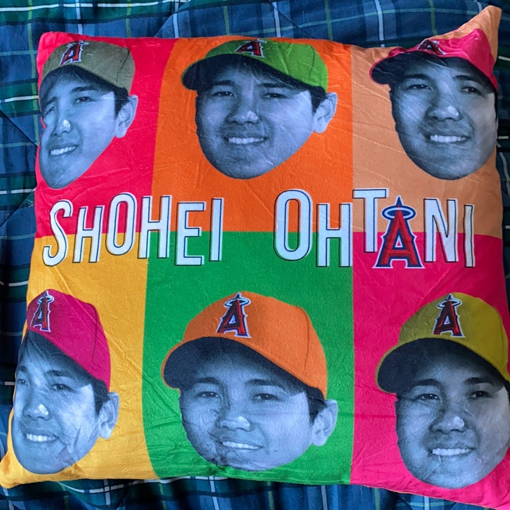Ohtani Pillow (Angels giveaway July 5th)